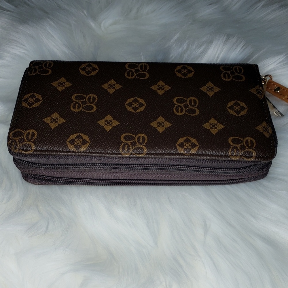 Zip around wallet in brown